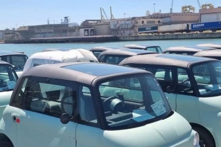 سيارات مغربية تزيل الراية الإيطالية