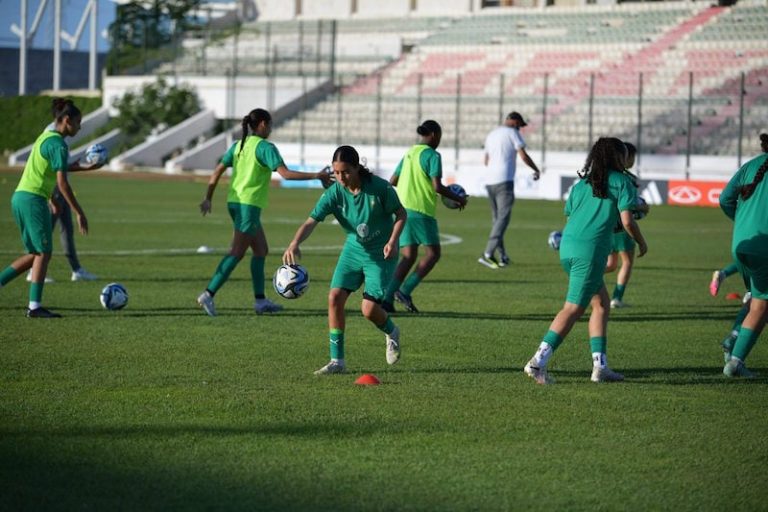 "لبؤات الأطلس" ينهين تحضير لقاء الجزائر