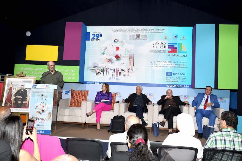 مثقفون يسائلون جدوى الكتابة أمام "السيولة المرعبة" للذكاء الاصطناعي