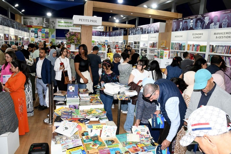 معرض الكتاب يجذب 316 ألف شخص