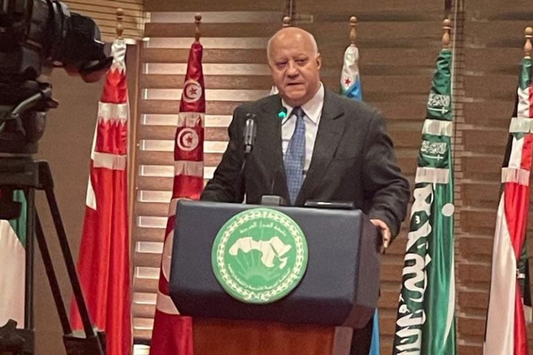 مغربي ينال لقب "رمز الثقافة العربية‬"