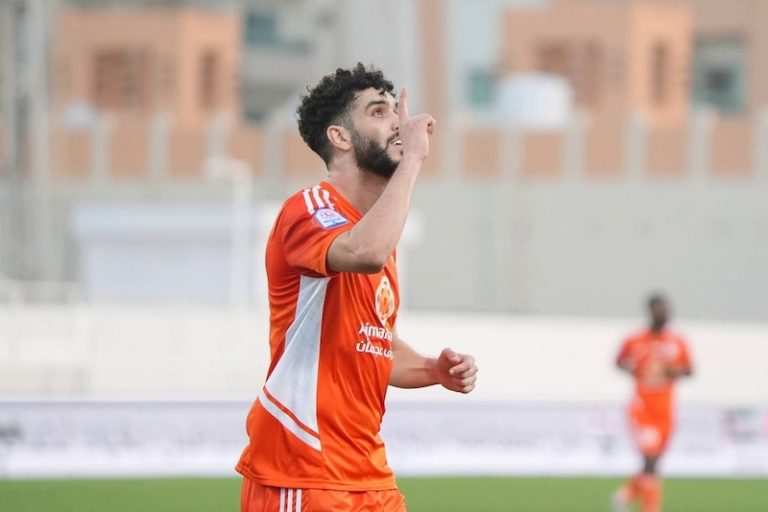 نادي عجمان يمدد التعاقد مع وليد أزارو