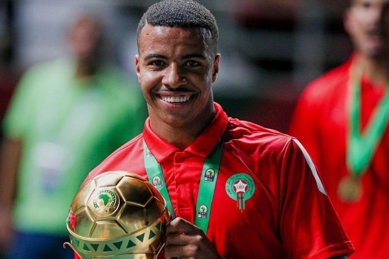 المدرب مارك ووت يشيد بأداء إغمان