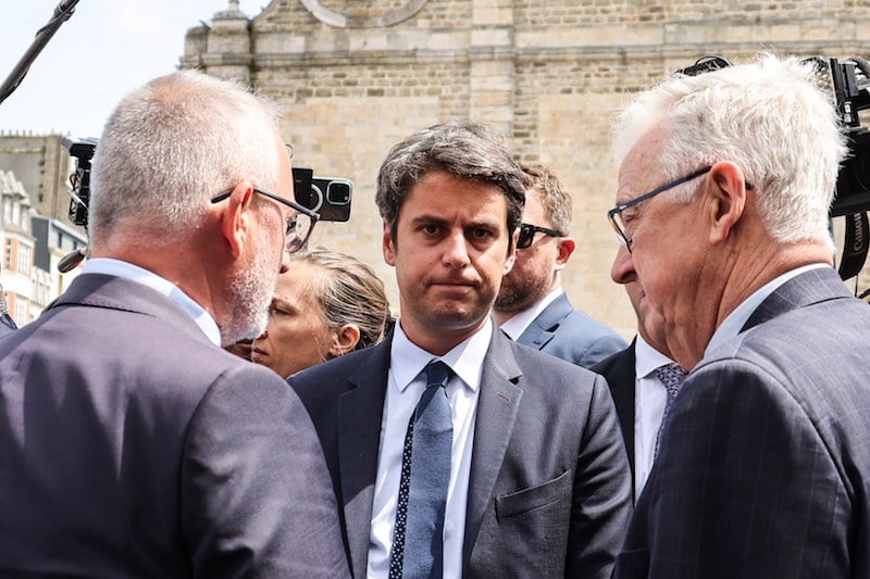 تداعيات "الزلزال السياسي" تتواصل في فرنسا بإحداث انقسامات غير مسبوقة تداعيات "الزلزال السياسي" تتواصل في فرنسا بإحداث انقسامات غير مسبوقة