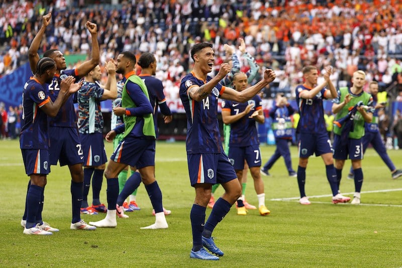 هولندا تخطف فوزا صعبا أمام بولندا