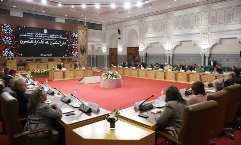 أكاديمية المملكة تنصّب 4 أعضاء جدد.. وفاعلون ثقافيون يُرسون جسور الحوار أكاديمية المملكة تنصّب 4 أعضاء جدد.. وفاعلون ثقافيون يُرسون جسور الحوار