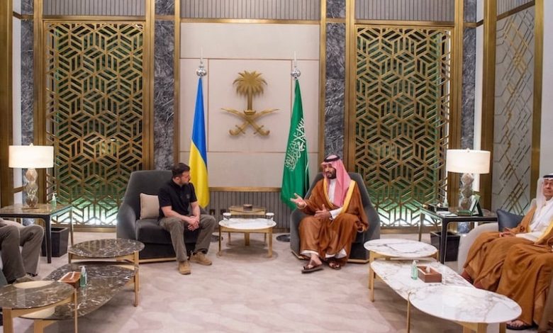 الرئيس الأوكراني يصل إلى السعودية الرئيس الأوكراني يصل إلى السعودية