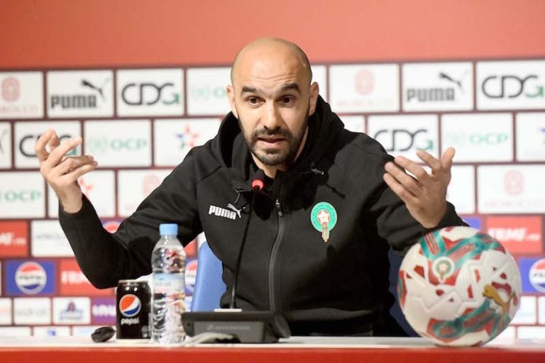 الركراكي: أتفهم غضب زياش والنصيري