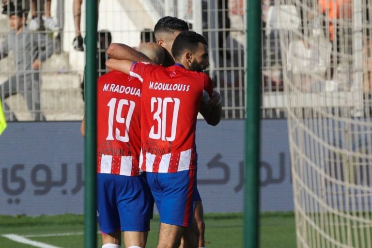 المغرب التطواني يتسلم "هدية الرجاء"