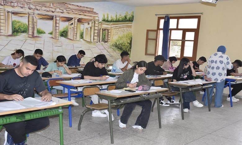 جهة مراكش .. أجواء إيجابية خلال اليوم الأول من اجتياز الامتحان الوطني لنيل البكالوريا 2024 جهة مراكش .. أجواء إيجابية خلال اليوم الأول من اجتياز الامتحان الوطني لنيل البكالوريا 2024