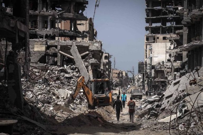 حماس: سقوط 210 قتلى بالنصيرات
