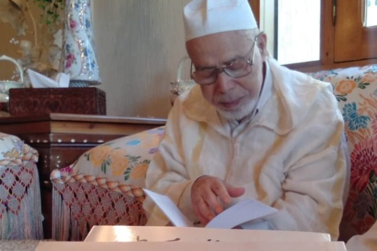 كتاب يكرّم جهود المؤرِّخ أحمد العماري