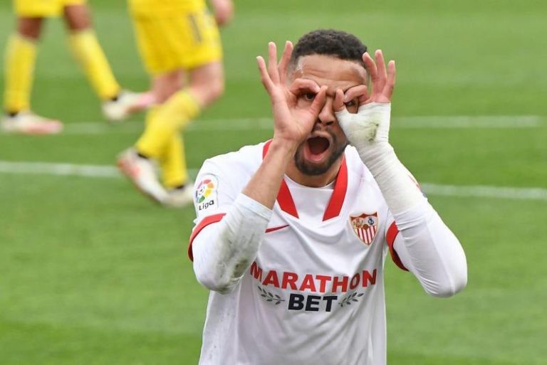 "مورينيو" يهتم بالتعاقد مع النصيري