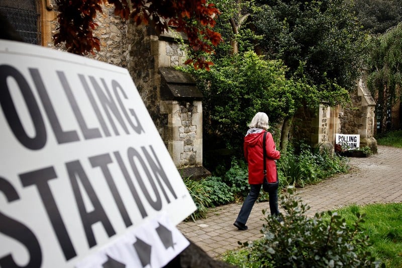 استطلاع: انتصار ساحق لـ"العمّال" ببريطانيا