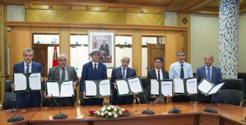 التوقيع على محضر اتفاق بين وزارة الصحة ونقابات القطاع التوقيع على محضر اتفاق بين وزارة الصحة ونقابات القطاع