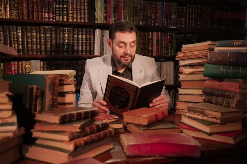 الروائي العتوم: الشروع في الكتابة "عذاب ذو متعة" .. ورواياتي بحوث معمقة