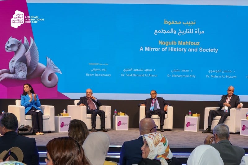 سعيد بنسعيد: الرواية ليست مرآة للمجتمع .. والتاريخ يخدم الأديب لا العكس