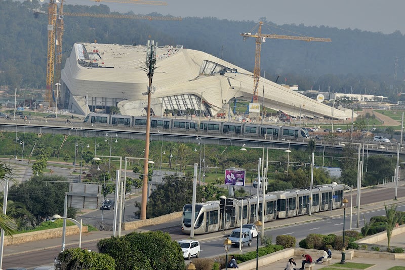 مجلة فرنسية ترصد نهضة البنية التحتية بالمغرب خلال 25 سنة من العهد الجديد مجلة فرنسية ترصد نهضة البنية التحتية بالمغرب خلال 25 سنة من العهد الجديد