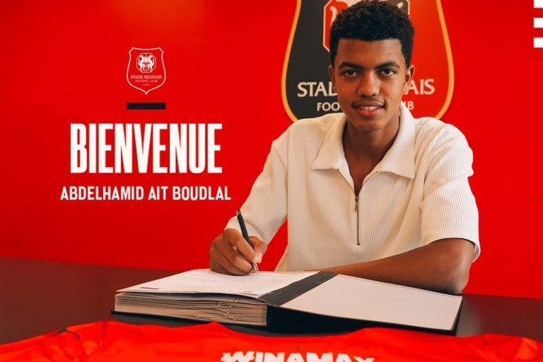 أيت بودلال ينتقل رسميا إلى نادي رين