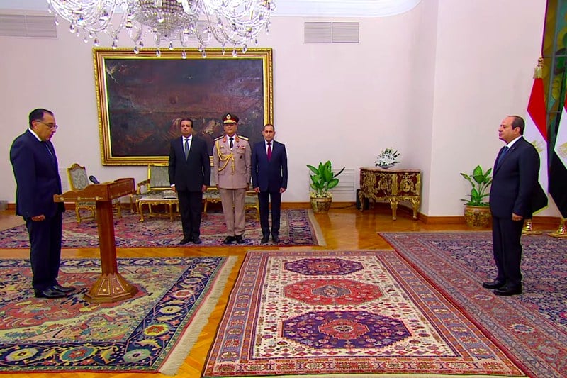 الحكومة الجديدة تؤدي اليمين في مصر