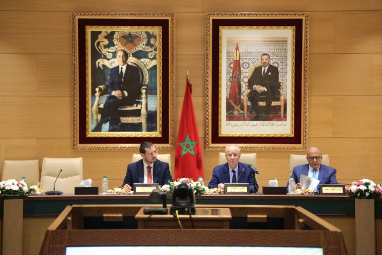 اللجنة الملكية للحج تتدارس تحضيرات موسم حج 1446هـ وإجراءات موسم حج 1447هـ