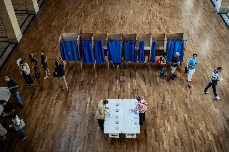 اليسار يتصدر الانتخابات الفرنسية في مفاجأة صادمة لتطلعات "اليمين المتطرف"