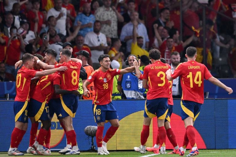 ثنائية من المنتخب الإسباني تهزم الإنجليز في ليلة التتويج بلقب "يورو 2024"