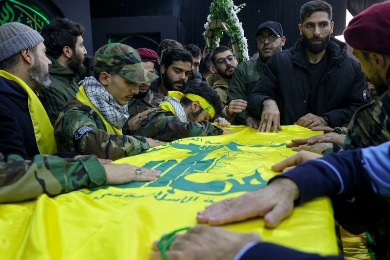 حزب الله يخلي مواقع في جنوب لبنان