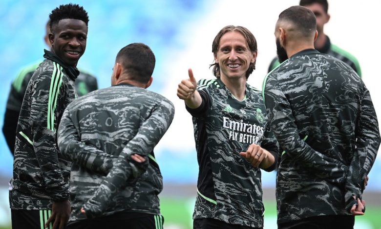 ريال مدريد يمدد التعاقد مع مودريتش
