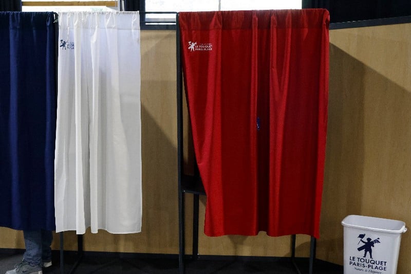 غموض سياسي يكتم الأنفاس في فرنسا غموض سياسي يكتم الأنفاس في فرنسا