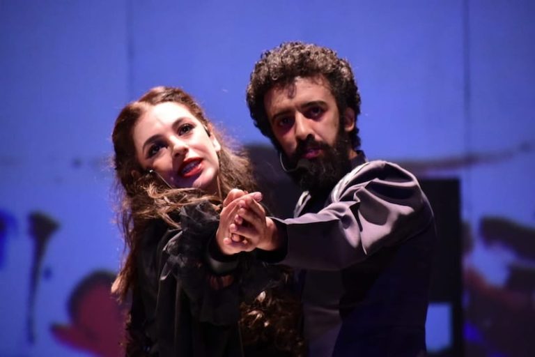 مسرح محمد الخامس يستقبل "إكستازيا"