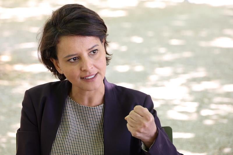 نجاة بلقاسم تخطف الأنظار بالتصدي لخطاب اليمين المتطرف في انتخابات فرنسا