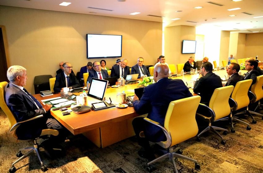 الرباط : صديقي يجتمع مع المهنيين للحفاظ على سلسلتي اللحوم الحمراء والحليب وتعزيز السيادة الغذائية الرباط : صديقي يجتمع مع المهنيين للحفاظ على سلسلتي اللحوم الحمراء والحليب وتعزيز السيادة الغذائية