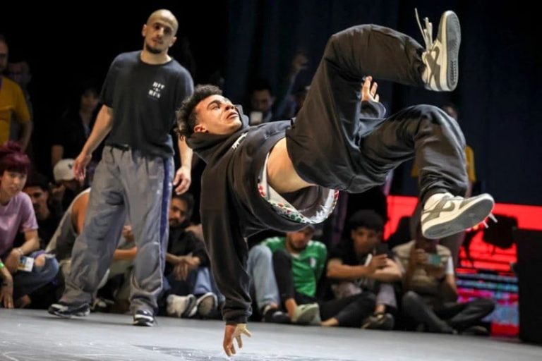 إقصاء الملاخ من منافسات "البريك دانس"