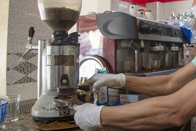 جمعيات حماية المستهلك ترفض مبررات رفع الأسعار في المقاهي والمطاعم جمعيات حماية المستهلك ترفض مبررات رفع الأسعار في المقاهي والمطاعم