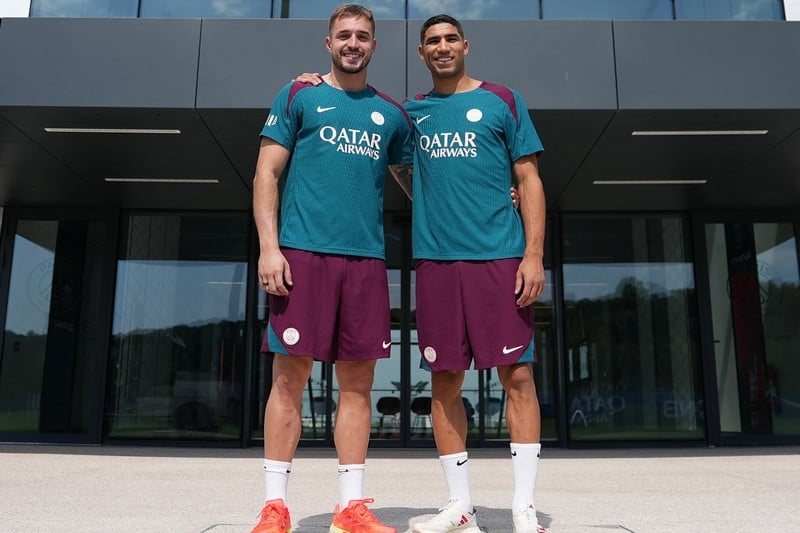 حكيمي يلتحق بتداريب "سان جيرمان" حكيمي يلتحق بتداريب "سان جيرمان"