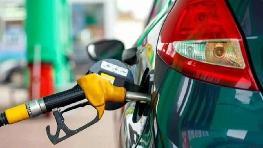 إنخفاض أسعار الغازوال والبنزين بـ30 سنتيم إنخفاض أسعار الغازوال والبنزين بـ30 سنتيم