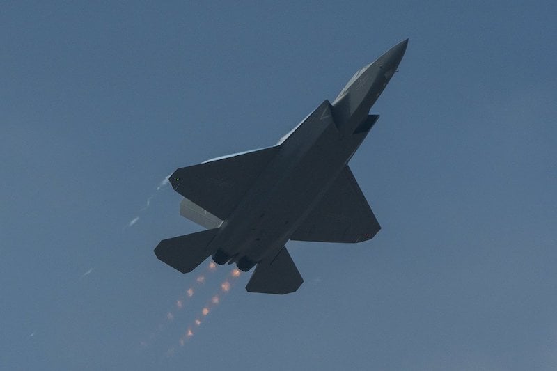 الصين تكشف عن مقاتلات شبح جديدة الصين تكشف عن مقاتلات شبح جديدة