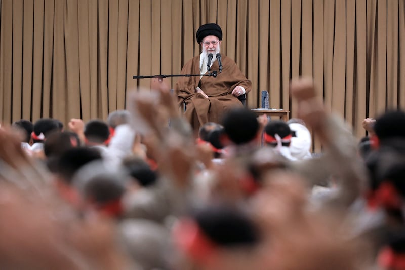 المرشد الأعلى لإيران: يجب إعدام نتنياهو المرشد الأعلى لإيران: يجب إعدام نتنياهو