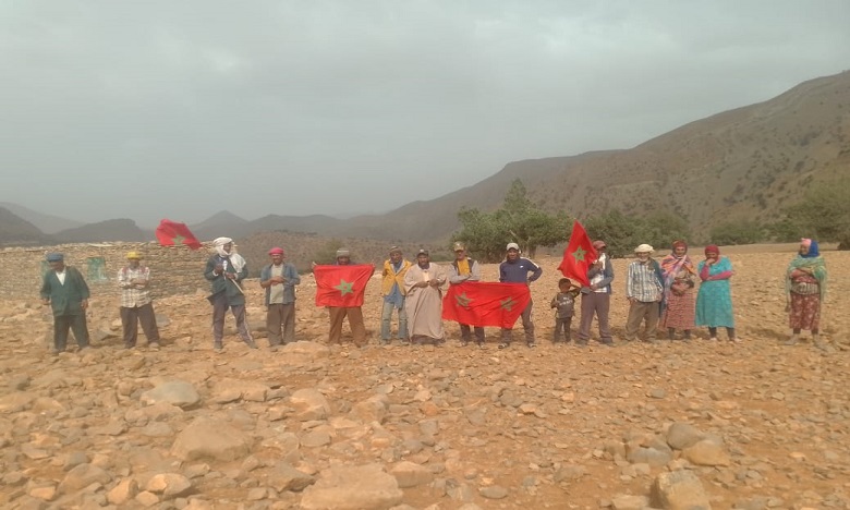 سكان دوار "أناغو" بجماعة إملشيل يطالبون الجهات المسؤولة بالماء الشروب لوقف عطش السكان والدواب سكان دوار "أناغو" بجماعة إملشيل يطالبون الجهات المسؤولة بالماء الشروب لوقف عطش السكان والدواب