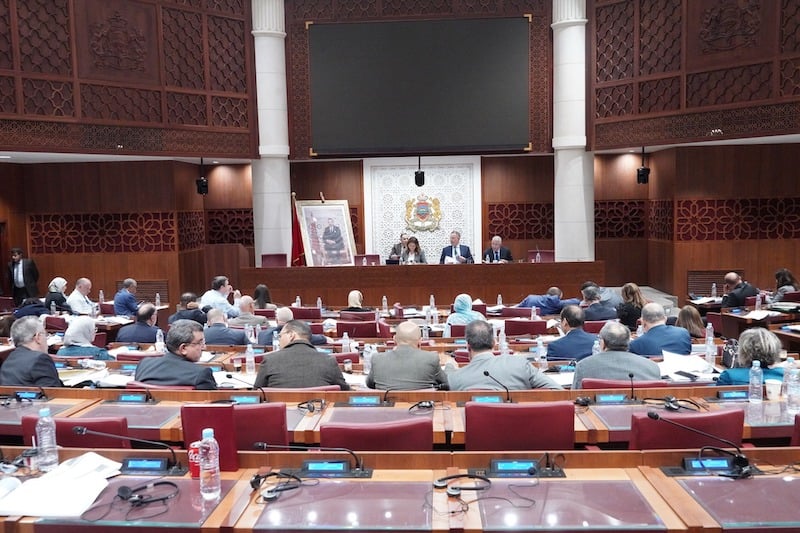 لجنة المالية تصادق على مركزية أجور مهنيي الصحة وتنهي الاحتقان لجنة المالية تصادق على مركزية أجور مهنيي الصحة وتنهي الاحتقان