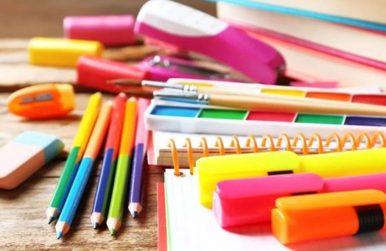 الإعلان عن لائحة جديدة لللوازم المدرسية المعفية من الضريبة على القيمة المضافة