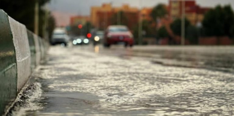 تساقطات مطرية رعدية محليا قوية مع هبات رياح يومي السبت والأحد تساقطات مطرية رعدية محليا قوية مع هبات رياح يومي السبت والأحد
