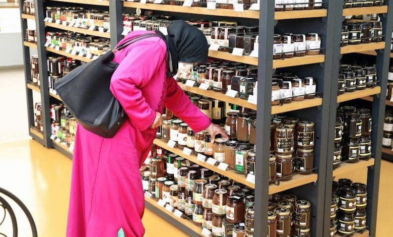 الحكومة تتراجع عن خفض الضريبة على استيراد العسل من 40 إلى 2.5 % حماة المستهلك: الترخيص لاستيراد العسل يحتاج تضييق الخناق على الغش
