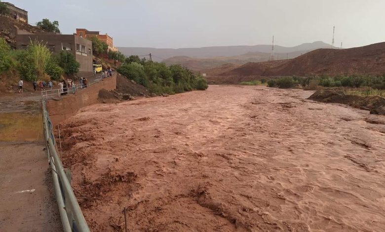 فقدان امرأتين وتضرر المسالك الطرقية والمحاصيل الزراعية بسبب أمطار طوفانية في ورزازات وتنغير فقدان امرأتين وتضرر المسالك الطرقية والمحاصيل الزراعية بسبب أمطار طوفانية في ورزازات وتنغير