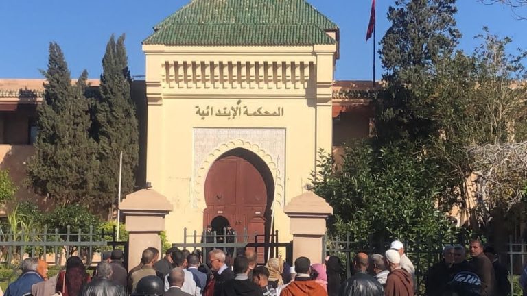 مراكش.. محاكمة الشاب فضيل بعد امتناعه عن أداء نفقة أسرية تصل لـ 400 مليون سنتيم مراكش.. محاكمة الشاب فضيل بعد امتناعه عن أداء نفقة أسرية تصل لـ 400 مليون سنتيم