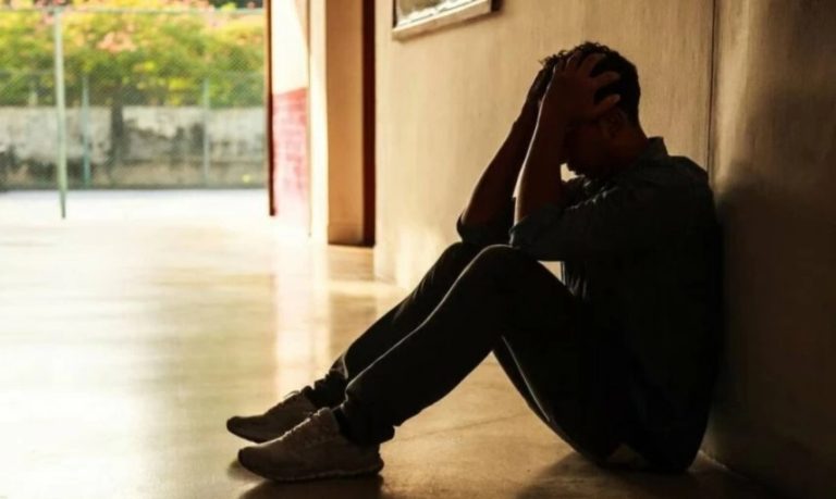 وزارة الصحة..أزيد من 17 في المائة من السكان يعانون من مشاكل الصحة النفسية وزارة الصحة..أزيد من 17 في المائة من السكان يعانون من مشاكل الصحة النفسية