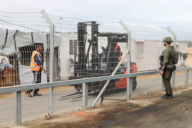 عصابات تنهب مساعدات قطاع غزة عصابات تنهب مساعدات قطاع غزة