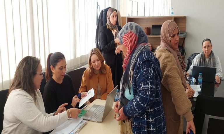 1300 عاملة مغربية تستعد للسفر إلى إسبانيا مارس المقبل للعمل في حقول الفواكه الحمراء 1300 عاملة مغربية تستعد للسفر إلى إسبانيا مارس المقبل للعمل في حقول الفواكه الحمراء