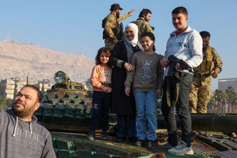 الإمارات تدعو إلى الحكمة في سوريا